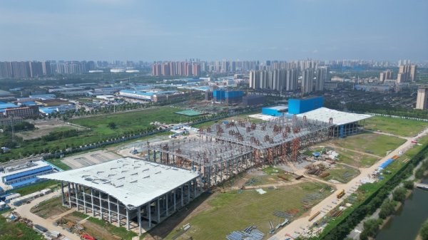 卓盛国际 荆州江汉平原产业交流中心主体结构封顶