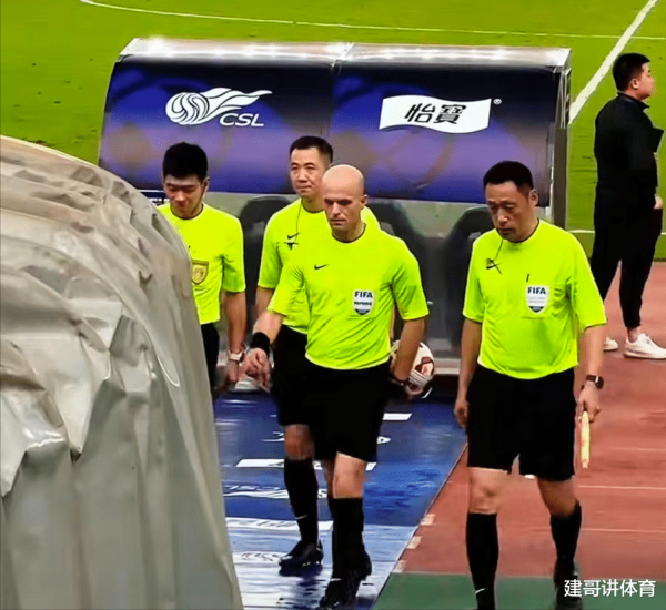 港陆证券 怕主场哨? 泰山VS海港: 担心裁判问题? 沪媒: 希望外籍裁判执法